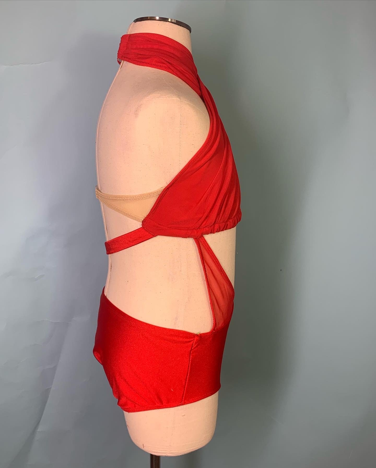 Contemporary wrap leo