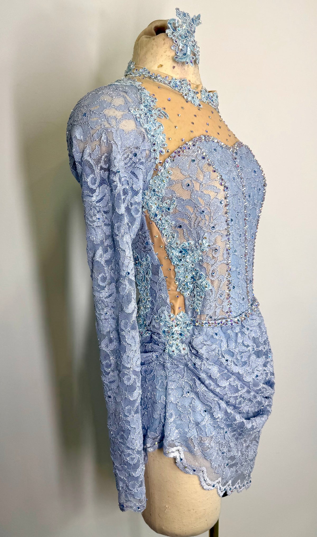 CHLOE Sparkly scalloped lace draped dance costume