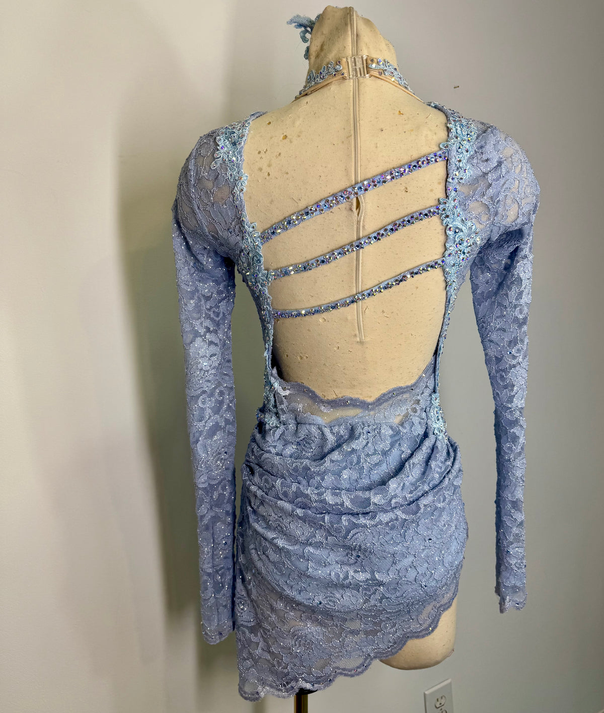 CHLOE Sparkly scalloped lace draped dance costume