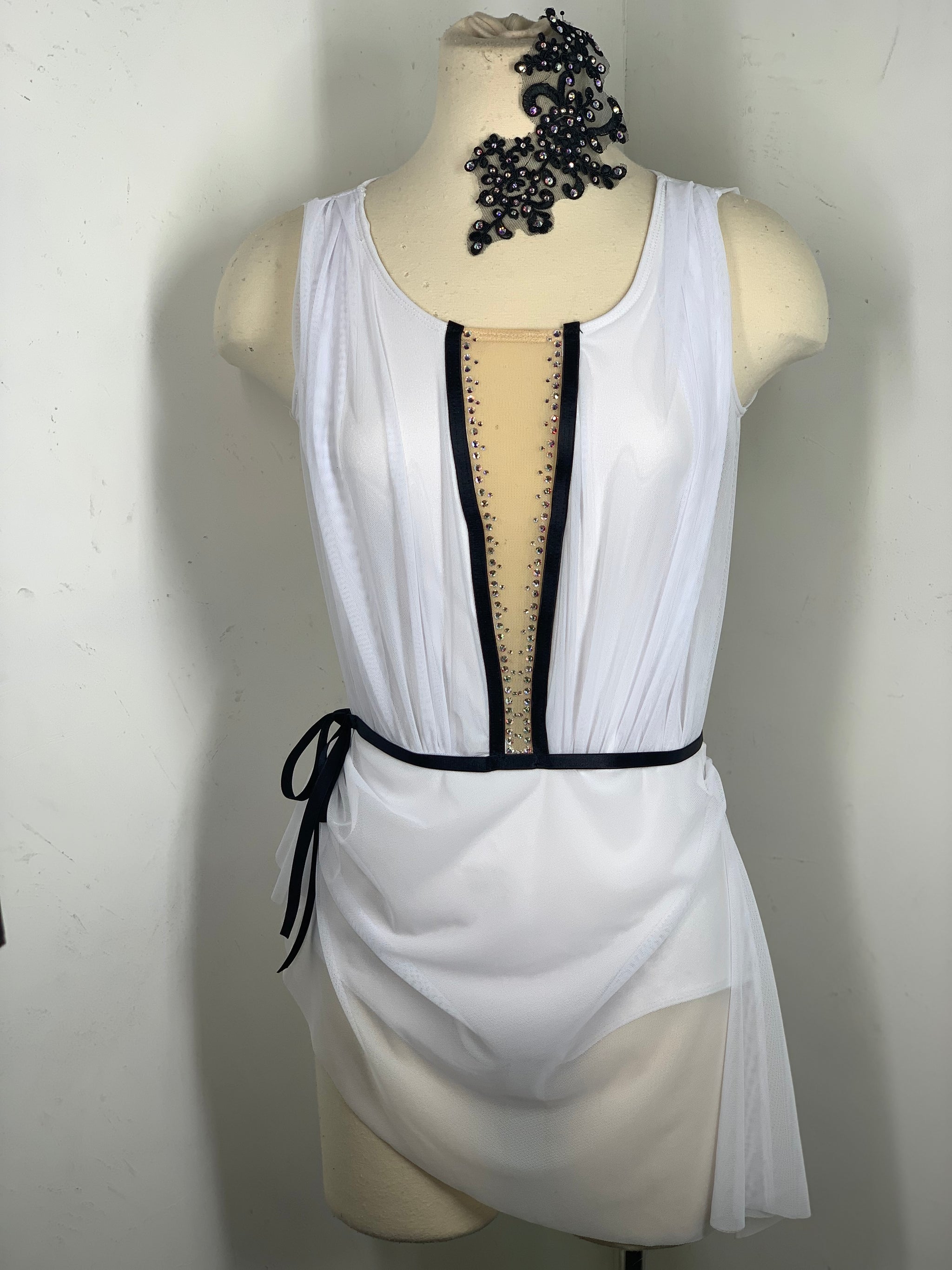 SERENA contemporary dance costume in white and black dance – Co9dancecostumes SERENA contemporary dance costume in white and black dance – Co9dancecostumes