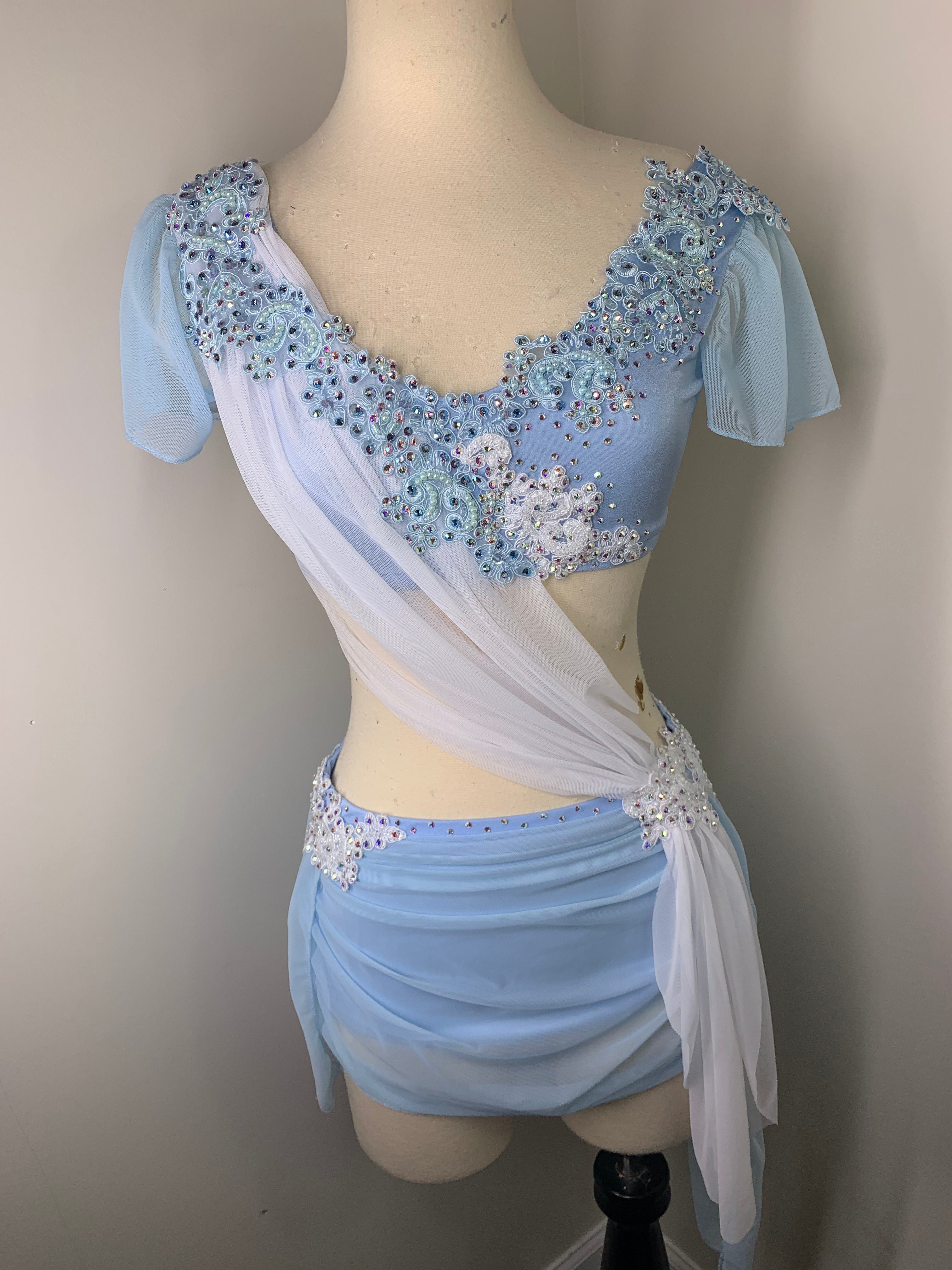 $600 Luxe Level Co9 Custom Costume Deposit